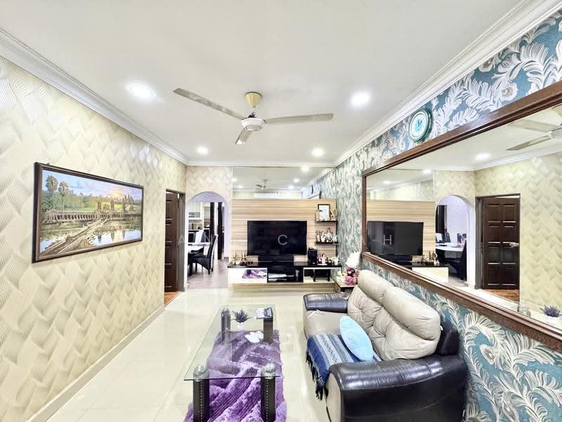1-storey Terraced House for Sale in Seksyen 2 (Shah Alam) - Nana Cheah - Living Room - PropertyGuru.com.my