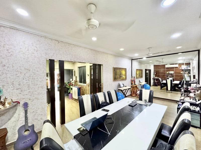 1-storey Terraced House for Sale in Seksyen 2 (Shah Alam) - Nana Cheah - Dining Room - PropertyGuru.com.my