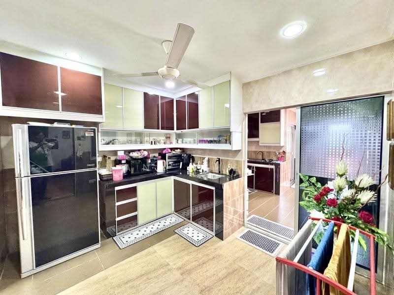 1-storey Terraced House for Sale in Seksyen 2 (Shah Alam) - Nana Cheah - Kitchen - PropertyGuru.com.my