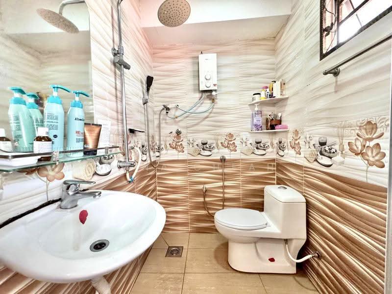 1-storey Terraced House for Sale in Seksyen 2 (Shah Alam) - Nana Cheah - Bathroom - PropertyGuru.com.my