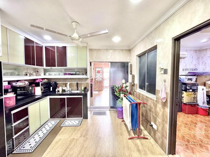 1-storey Terraced House for Sale in Seksyen 2 (Shah Alam) - Nana Cheah - Kitchen - PropertyGuru.com.my