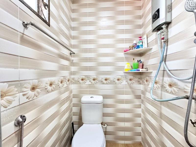 1-storey Terraced House for Sale in Seksyen 2 (Shah Alam) - Nana Cheah - Bathroom - PropertyGuru.com.my