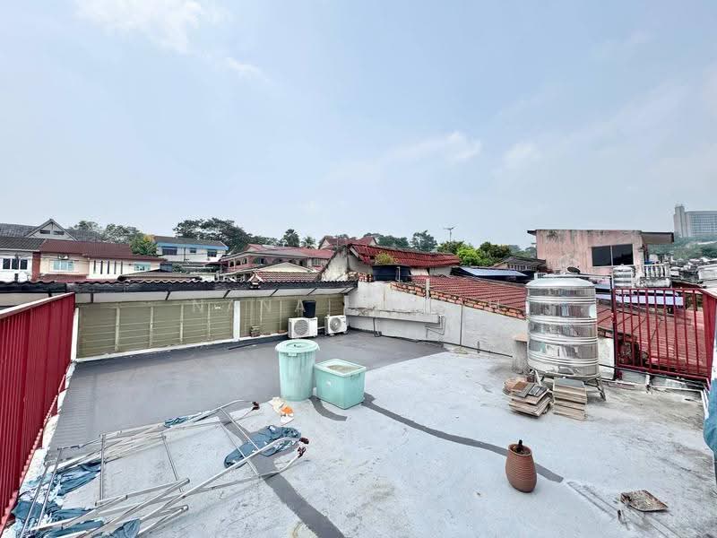 1-storey Terraced House for Sale in Seksyen 2 (Shah Alam) - Nana Cheah - Roof - PropertyGuru.com.my