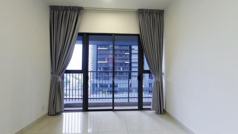 Kediaman Servis untuk Dijual di Setia City Residences - Adelyn Wong - Balcony - PropertyGuru.com.my