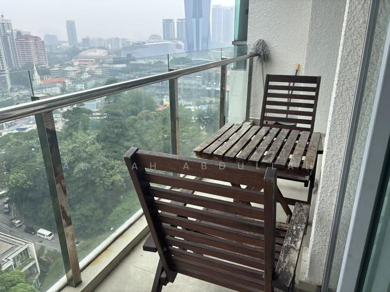 Kediaman Servis untuk Dijual di Suasana Bukit Ceylon / Raja Chulan Residences - Anizah Abdullah - Balcony - PropertyGuru.com.my