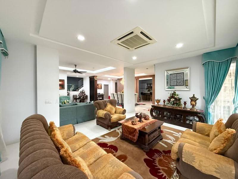 Semi-Detached House for Sale in Seksyen 6 Bangi (Bandar Baru Bangi) - Fauzi Abdullah - Living Room - PropertyGuru.com.my
