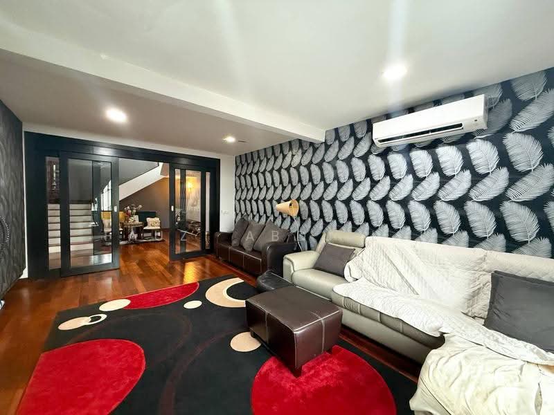 Semi-Detached House for Sale in Seksyen 6 Bangi (Bandar Baru Bangi) - Fauzi Abdullah - Living Room - PropertyGuru.com.my