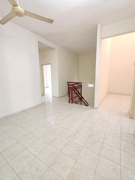 2-storey Terraced House for Sale in Taman Cheng Setia (Cheng) - KK Yap - Living Room - PropertyGuru.com.my