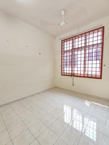 2-storey Terraced House for Sale in Taman Cheng Setia (Cheng) - KK Yap - Interior - PropertyGuru.com.my