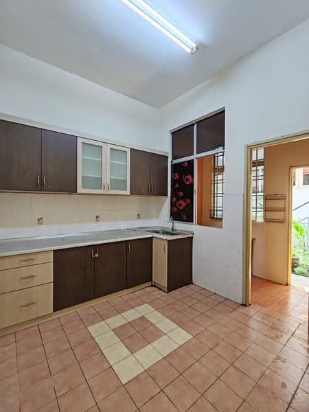 2-storey Terraced House for Sale in Taman Cheng Setia (Cheng) - KK Yap - Kitchen - PropertyGuru.com.my