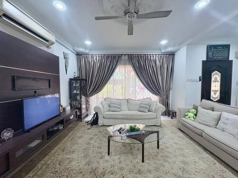 Rumah Teres 2-Tingkat untuk Dijual di Seksyen 7 (Shah Alam) - Syukor Hartanah - Living Room - PropertyGuru.com.my