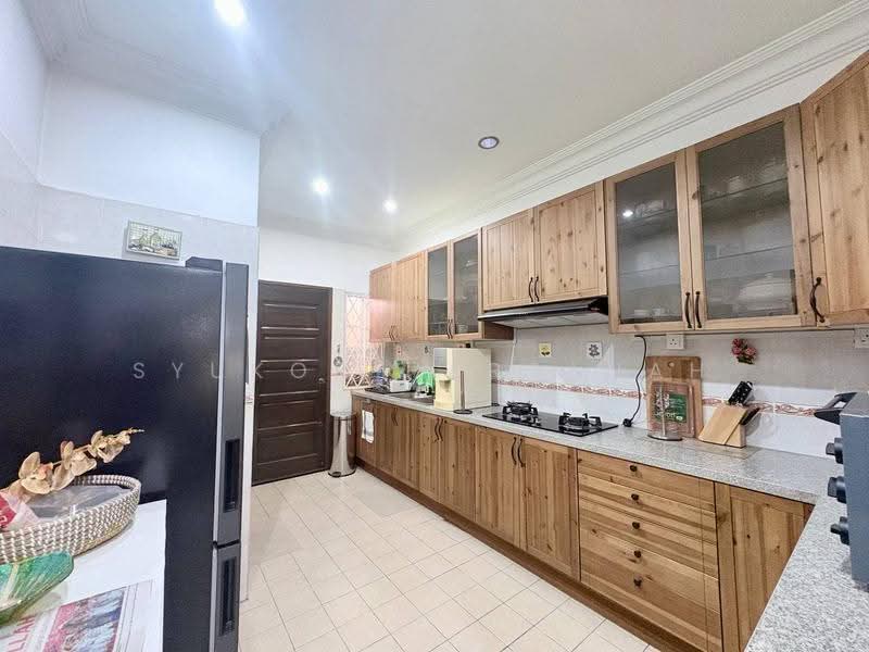 Rumah Teres 2-Tingkat untuk Dijual di Seksyen 7 (Shah Alam) - Syukor Hartanah - Kitchen - PropertyGuru.com.my