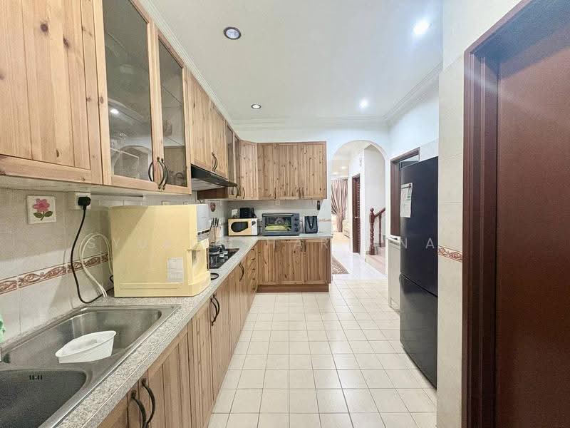 Rumah Teres 2-Tingkat untuk Dijual di Seksyen 7 (Shah Alam) - Syukor Hartanah - Kitchen - PropertyGuru.com.my