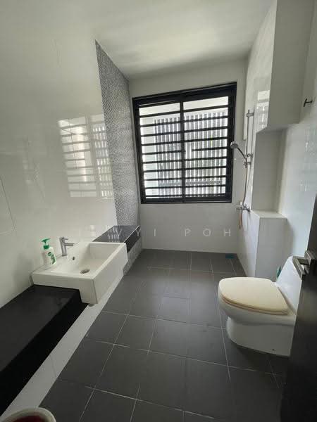 Rumah Teres 3-Tingkat untuk Dijual di Bukit Jambul (Penang) - Tavyi Poh - Bathroom - PropertyGuru.com.my