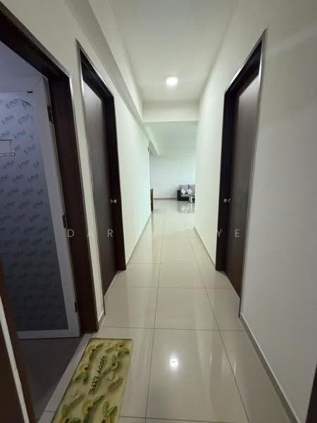 Kondominium untuk Disewa di Berjaya Condominium - Darren Lye - Corridor - PropertyGuru.com.my