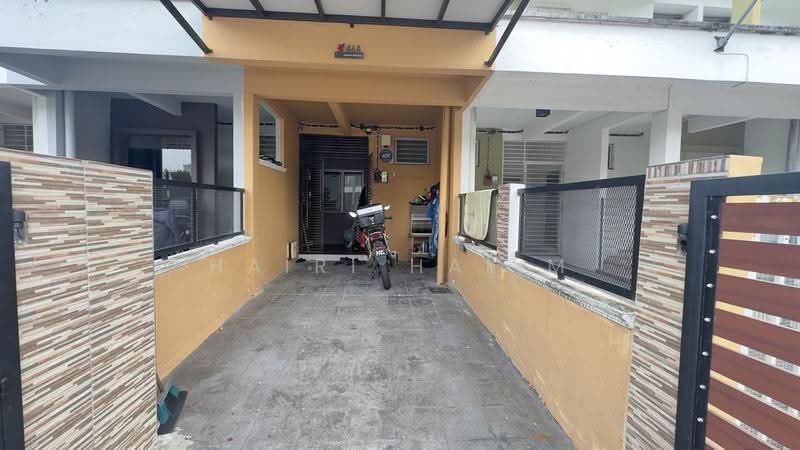 Rumah Bandar untuk Dijual di Bandar Saujana Putra (Tanjong Duabelas) - Hairi Halim - PropertyGuru.com.my