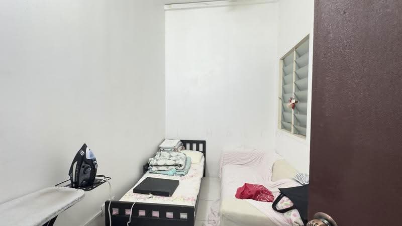 Rumah Bandar untuk Dijual di Bandar Saujana Putra (Tanjong Duabelas) - Hairi Halim - PropertyGuru.com.my