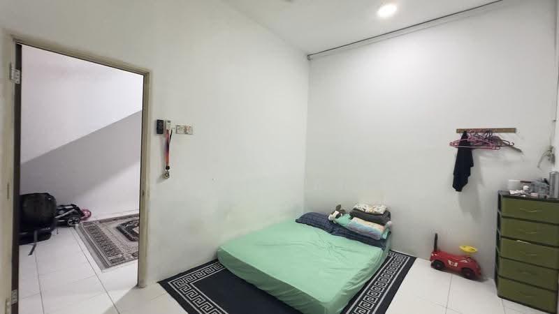 Rumah Bandar untuk Dijual di Bandar Saujana Putra (Tanjong Duabelas) - Hairi Halim - PropertyGuru.com.my