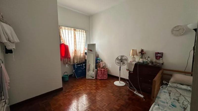 Rumah Teres 2.5-Tingkat untuk Dijual di Bandar Country Homes (Rawang) - Kelvin . - Bedroom - PropertyGuru.com.my