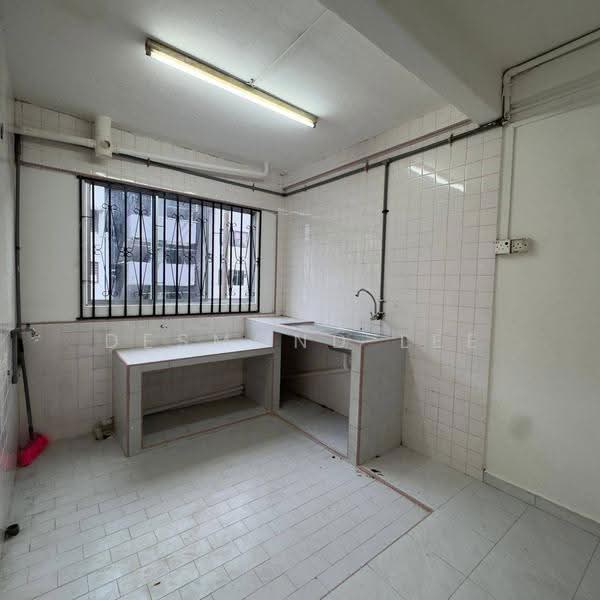 Flat for Sale at Flat Bandar Selesa Jaya @ Jalan Silat Gayong - Desmond Lee - Kitchen - PropertyGuru.com.my