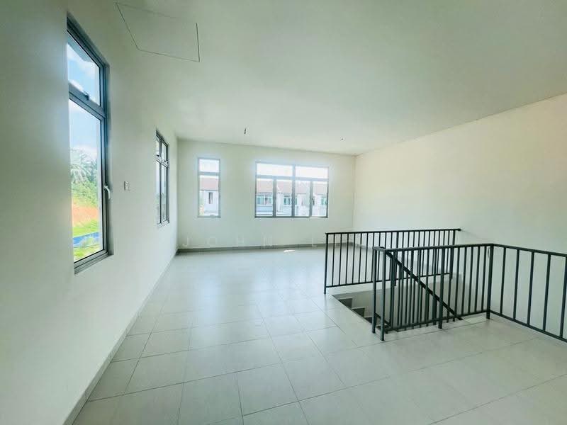2.5-storey Terraced House for Sale in Taman Pulai Mutiara (Iskandar Puteri (Nusajaya)) - John Lim - Living Room - PropertyGuru.com.my