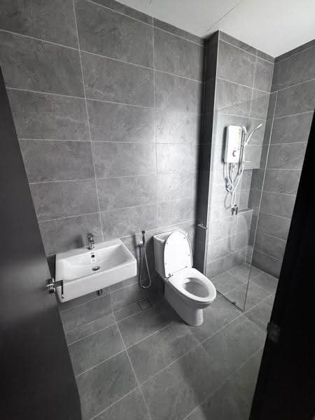 Rumah Teres untuk Dijual di Kota Kemuning (Shah Alam) - Sam Teh - Bathroom - PropertyGuru.com.my