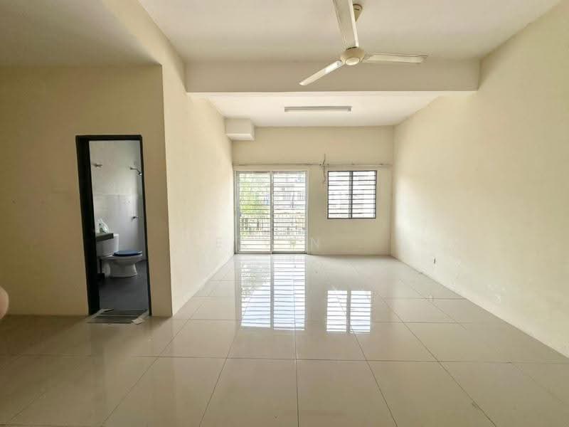 3-storey Terraced House for Sale in Taman Rawang Tin (Rawang) - Kelvin . - Living Room - PropertyGuru.com.my