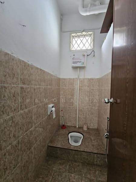 Kedai untuk Dijual di Taman Merdeka Permai (Batu Berendam) - Ramona Tan - Bathroom - PropertyGuru.com.my