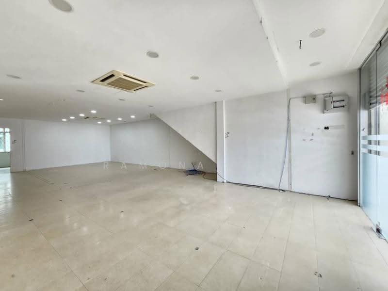 Kedai untuk Dijual di Taman Merdeka Permai (Batu Berendam) - Ramona Tan - Interior - PropertyGuru.com.my