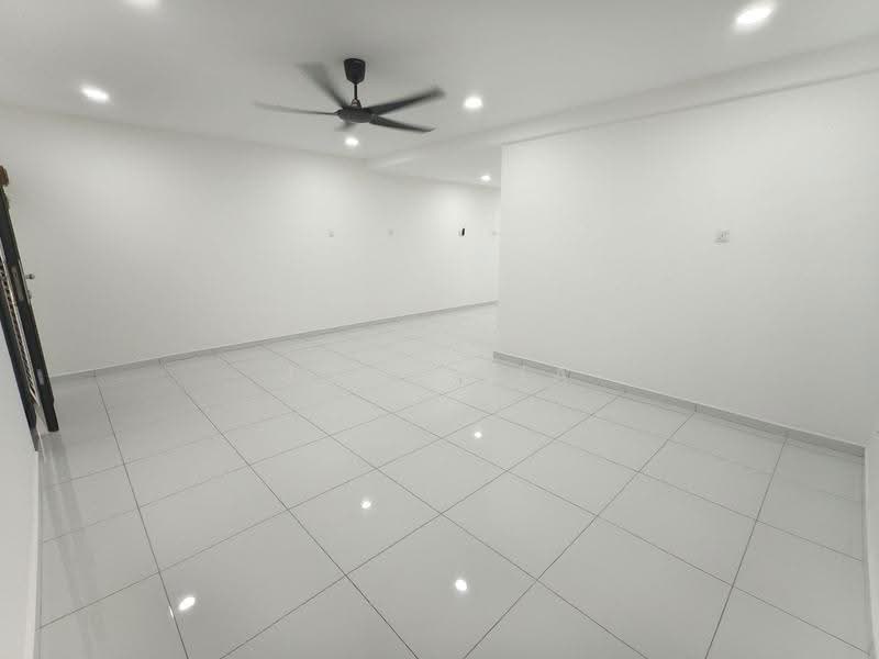 2-storey Terraced House for Sale in Taman Bukit Kempas (Tampoi) - John Sia - Interior - PropertyGuru.com.my