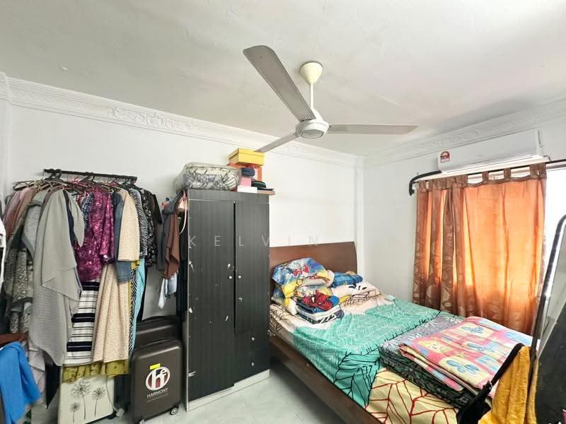 Rumah Flat untuk Dijual di Pangsapuri Intan - Kelvin . - Bedroom - PropertyGuru.com.my