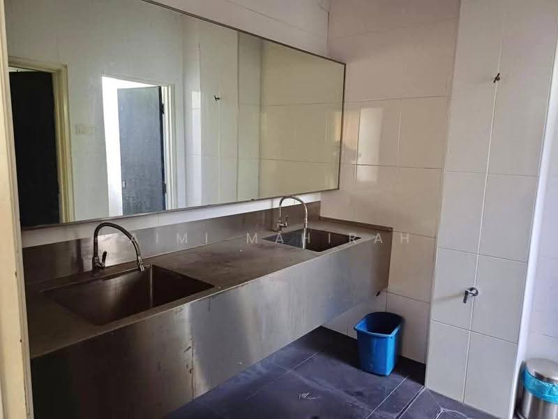 Office for Sale in Taman Rasa Sayang Prima (Cheras) - Aimi Mahirah - Bathroom - PropertyGuru.com.my