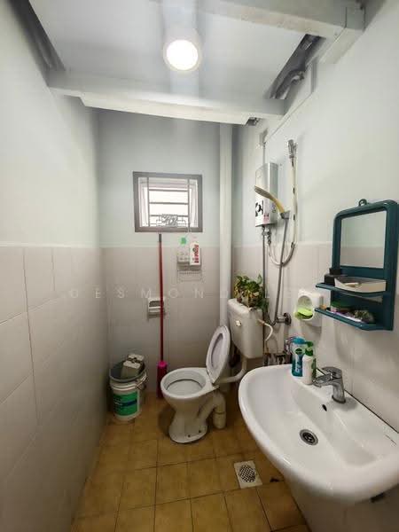 Pangsapuri untuk Dijual di Sri Mas - Desmond Lee - Bathroom - PropertyGuru.com.my