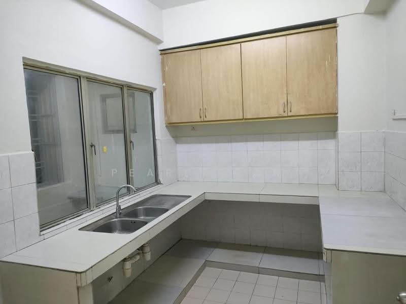 Condominium for Rent at Ridzuan Condominium - Pearly Gan - Kitchen - PropertyGuru.com.my