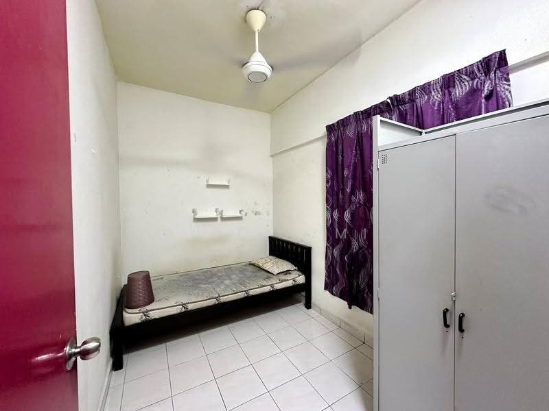 Apartment for Rent at Pangsapuri Cemara - Aniq Azmi - Bedroom - PropertyGuru.com.my