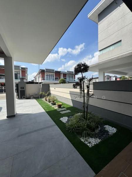 Rumah Berkembar untuk Dijual di Taman Gaya (Ulu Tiram) - Calvin Wong - Exterior - PropertyGuru.com.my