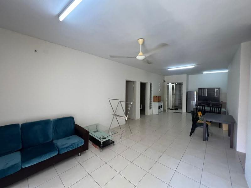 Kondominium untuk Dijual di Platinum Lake PV 13 - Ming Ju Li - Living Room - PropertyGuru.com.my