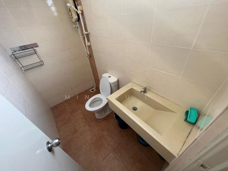 Kondominium untuk Dijual di Platinum Lake PV 13 - Ming Ju Li - Bathroom - PropertyGuru.com.my