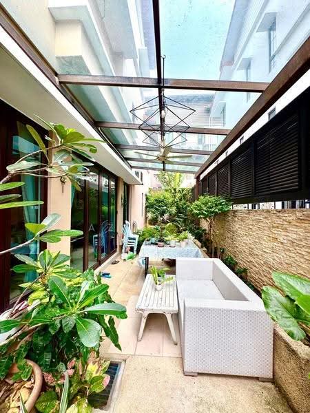 Rumah Berkembar untuk Dijual di Desa Sri Hartamas (Sri Hartamas) - Azizol . - Exterior - PropertyGuru.com.my