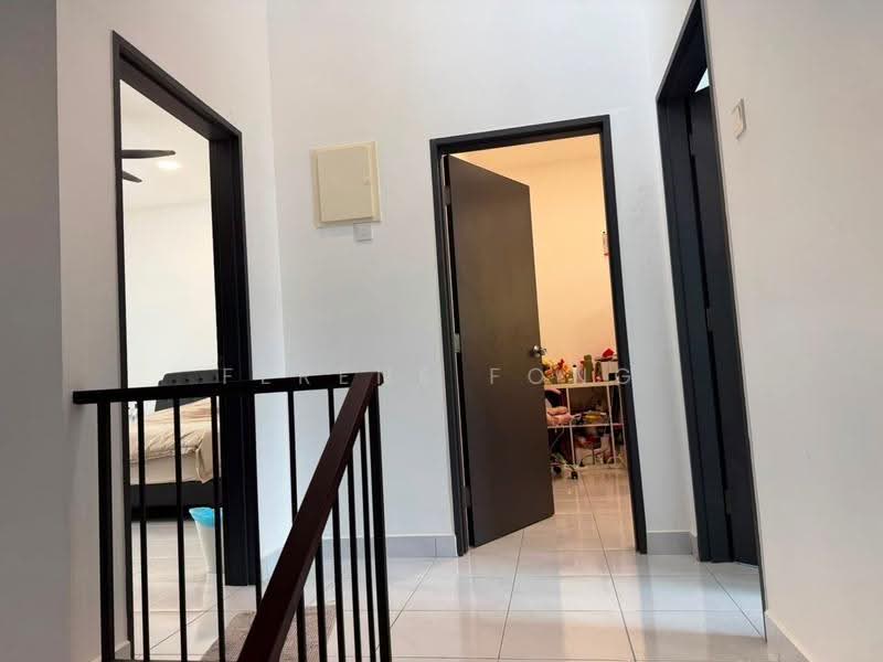 Rumah Teres 2-Tingkat untuk Dijual di Taman Austin Duta (Tebrau) - Ferene Fong - Corridor - PropertyGuru.com.my