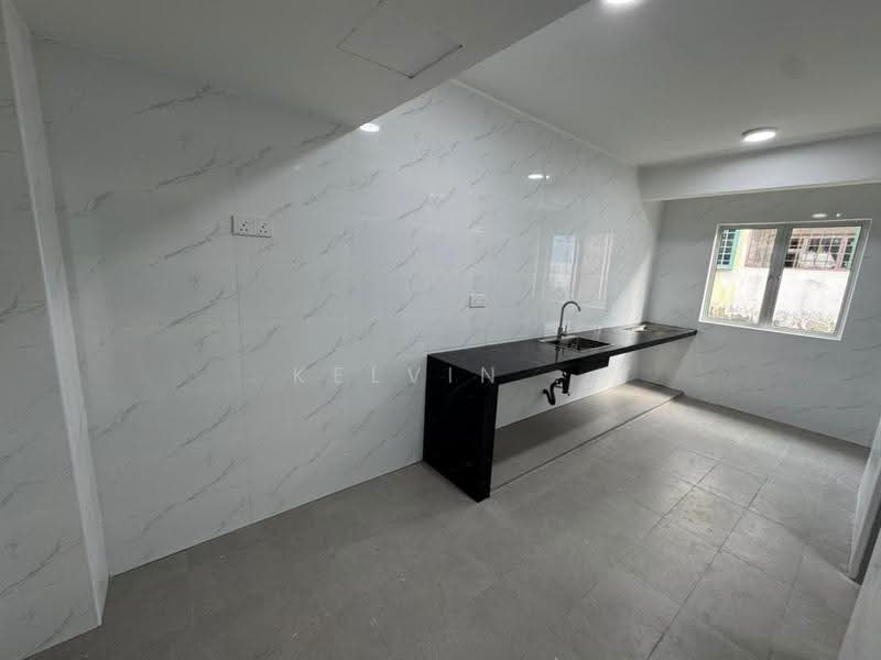 Rumah Teres 2.5-Tingkat untuk Dijual di Bandar Country Homes (Rawang) - Kelvin . - Kitchen - PropertyGuru.com.my
