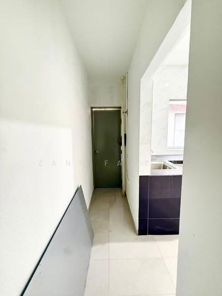 1-storey Terraced House for Sale in Bukit Sentosa (Rawang) - Zann Fauzan - Corridor - PropertyGuru.com.my