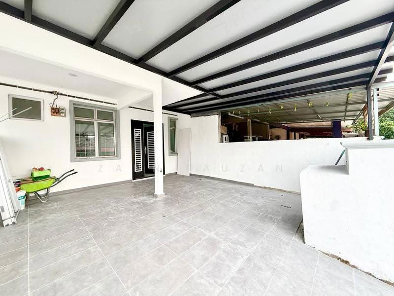 1-storey Terraced House for Sale in Bukit Sentosa (Rawang) - Zann Fauzan - Exterior - PropertyGuru.com.my