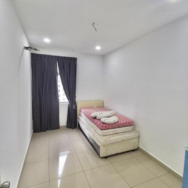 Service Residence for Sale at Meridin Bayvue Serviced Apartment - KK Koh - Bedroom - PropertyGuru.com.my