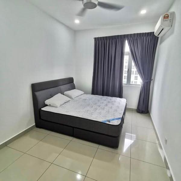 Service Residence for Sale at Meridin Bayvue Serviced Apartment - KK Koh - Bedroom - PropertyGuru.com.my