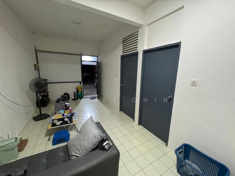 1-storey Terraced House for Sale in Kuching (Sarawak) - Jimmyy Chin - Living Room - PropertyGuru.com.my