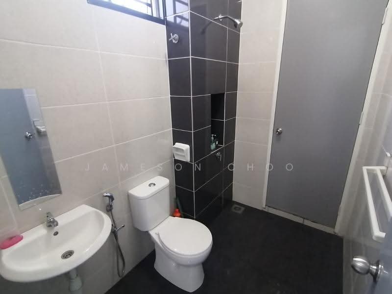 Terraced House for Sale in Kangkar Pulai (Skudai) - Jameson Choo - Bathroom - PropertyGuru.com.my