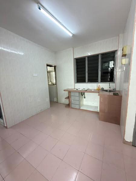 Apartment for Rent at Taman Seri Sari (Sunshine Garden) - Darren Lye - Kitchen - PropertyGuru.com.my