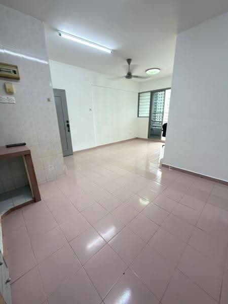 Apartment for Rent at Taman Seri Sari (Sunshine Garden) - Darren Lye - Living Room - PropertyGuru.com.my