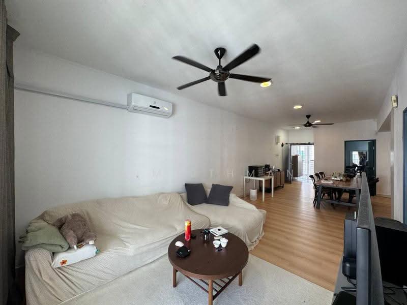 Pangsapuri untuk Dijual di Residensi Hijauan Lumayan - Azim Othman - Living Room - PropertyGuru.com.my